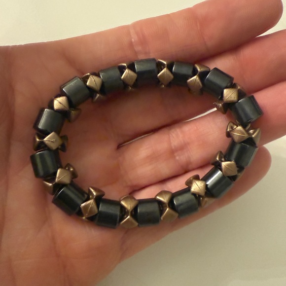 NWOT Black Beaded Stretch Bracelet - Picture 5 of 6